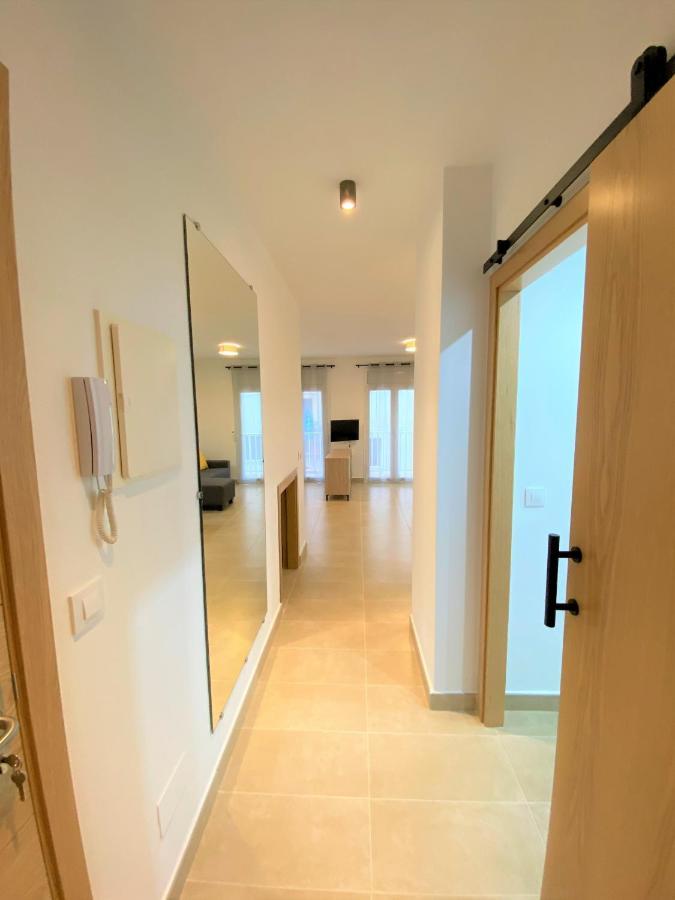 Apartaments L'Escala Centre Luaran gambar